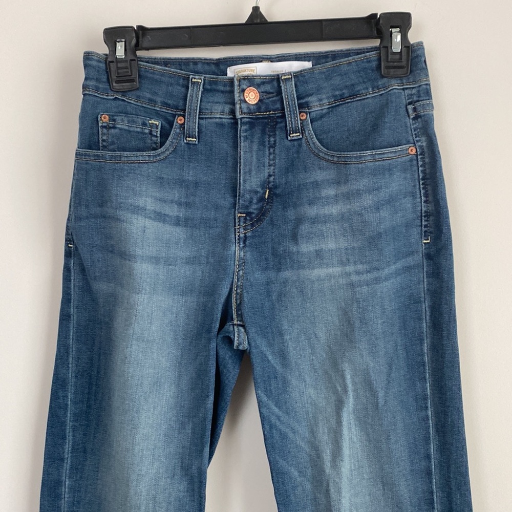 Levi’s Bootcut Totally Shaping Jeans - Picture 2 of 12